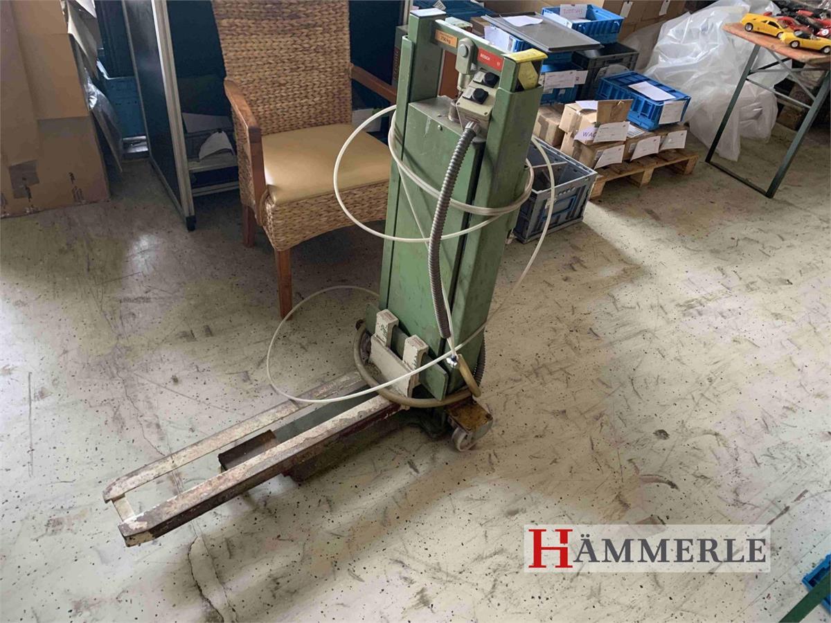 BOSCH pneumatisches Kistenhubgerät / Kistenlift